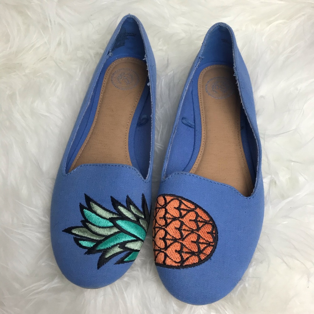 Blue Pineapple Slip-On Flats Size 7 Medium